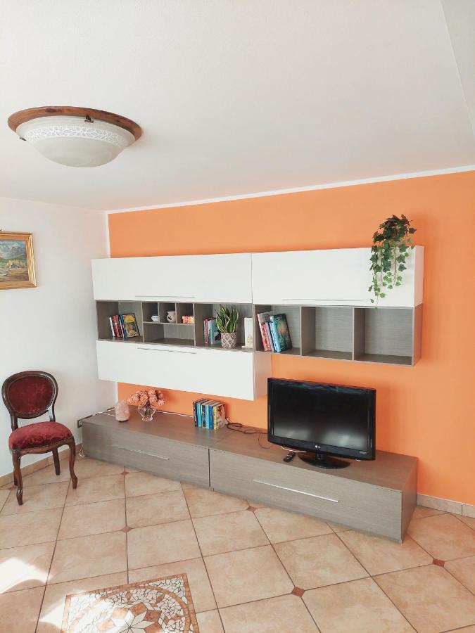 Casa Pepolina, Zona Tranquilla, Piano Terra Con Parcheggio Apartment Malesco Exterior photo